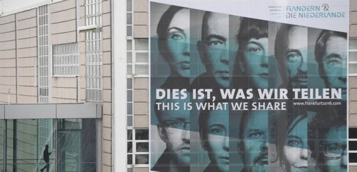 Billboard k frankfurtskému knižnímu veletrhu, největšímu vůbec.