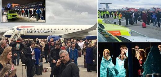 Evakuace cestujících a letištního personálu v pátek večer na letišti v Londýně.
