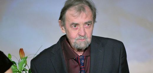 Loni Státní cenu za literaturu dostal básník, textař a překladatel Pavel Šrut.
