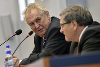 Staronový hejtman Jiří Běhounek (vpravo) s prezidentem Milošem Zemanem.