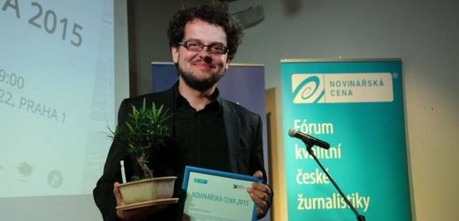 Archivní snímek Tomáše Lindnera při udílení Novinářské ceny 2015.