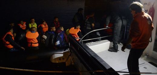 Záchranná akce v sicilské Katánii pomohla 759 migrantům (ilustrační foto).