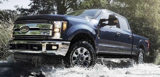 Také komplikace spojené s uvedením nového pick-upu Super Duty na trh snižují Fordu čistý zisk.