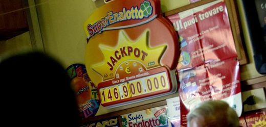 Italská loterie Superenalotto.