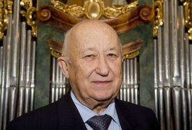 Dlouholetý ředitel Mezinárodního pěveckého centra Antonína Dvořáka Alois Ježek.