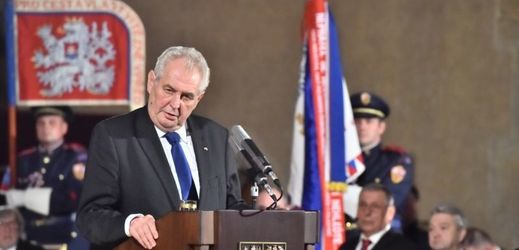 Prezident Miloš Zeman hovoří při příležitosti svátku Dne vzniku samostatného československého státu na Pražském hradě, kde uděloval státní vyznamenání.