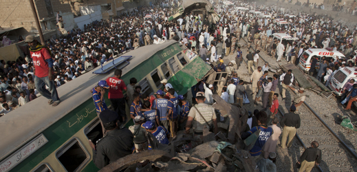 Vlakové neštěstí v Karáčí.