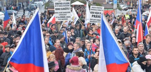 Češi vnímají politické strany negativně (ilustrační foto).