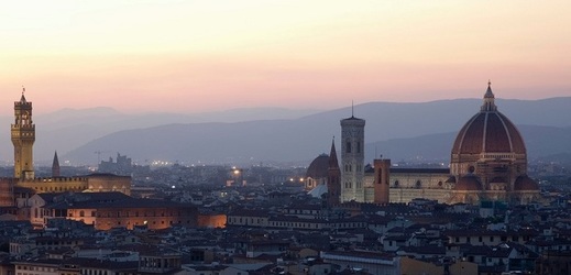 Florentská katedrála (v pozadí).