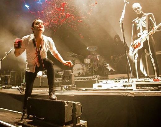 Snímek z koncertu britské kapely Placebo.