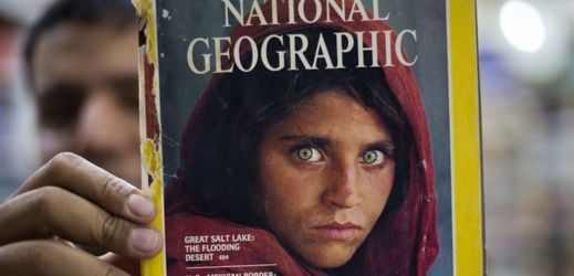 Šarbat Gulaová na snímku National Geographic.