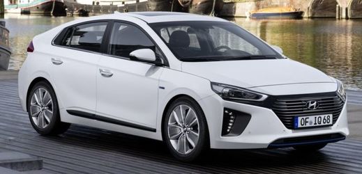 Na trhu se nově objevil i model Hyundai Ioniq Hybrid.