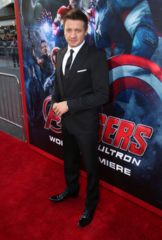 Avengers: Age of Ultron. Jeremy Renner na premiéře v Los Angeles.