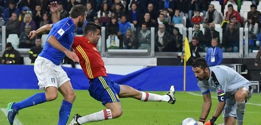 Utkání mezi Itálií a Španělskem v kvalifikaci na MS 2018 (archivní foto).