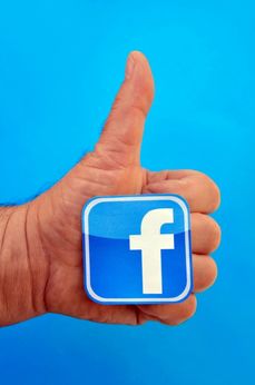 Vietnamci jsou pro nasbírání co nejvíce "lajků" na Facebooku ochotni riskovat i vlastní život.
