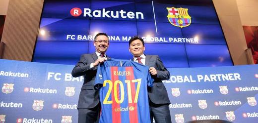Fotbalová Barcelona podepsala čtyřletou lukrativní smlouvu s japonskou firmou Rakuten.