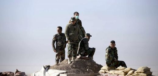 Pešmergové podporují v boji proti IS iráckou armádu a pomohli jí vytlačit radikály z území na severovýchodě Iráku.