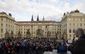 Shromáždění pod heslem "Nezapomínáme! Připomínka boje za svobodu, protest proti populismu a politice prezidenta republiky" se uskutečnilo 17. listopadu na Hradčanském náměstí v Praze. Vpravo na snímku je kněz Ladislav Heryán.