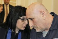  Obžalovaný Skender Bojku se svou advokátkou Klárou Samkovou.