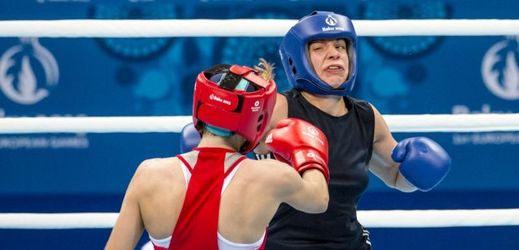 Boxerka Martina Schmoranzová (vpravo) na Evropských hrách v Baku.