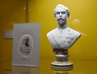 Porcelánová busta císaře Františka Josefa I. z roku 1858.