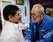 Kubánského revolucionáře několikrát navštívil i slavný fotbalista Diego Maradona, který měl s Fidelem až přátelský vztah. 