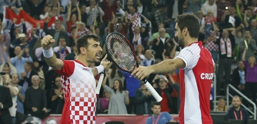 Chorvaté vyhráli čtyřhru a vedou ve finále Davis Cupu 2:1. 