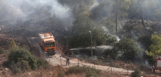 Hasiči bojovali s ohněm na Západním břehu Jordánu.