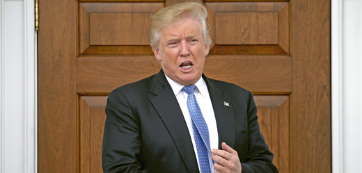 Budoucí prezident USA Donald Trump označil žádost o přepočítání hlasů za podraz.