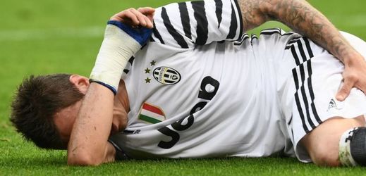 Útočník Juventusu Mario Mandžukič musel překonat prohru svého týmu.