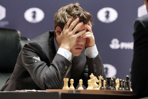 Zoufalý Magnus Carlsen.