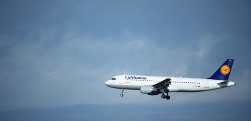 Letadlo německých aerolinek Lufthansa.