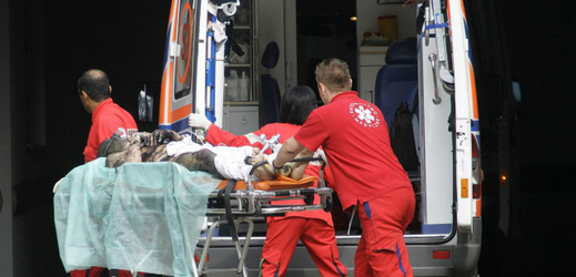 Zranění horníci byli převezeni do nemocnice (ilustrační foto).