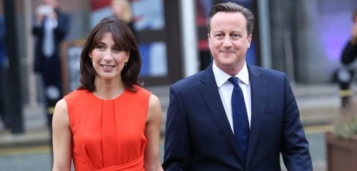 Bývalý britský premiér David Cameron a jeho manželka Samantha.