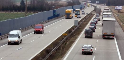 Na českých dálnicích již platí platí známky pro příští rok (ilustrační foto). 