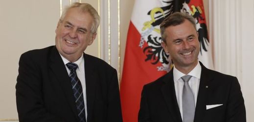Prezident Miloš Zeman (vlevo) a Norbert Hofer.
