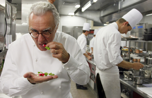 Kuchyně šéfkuchaře Alaina Ducasse vystoupala až ke hvězdám.
