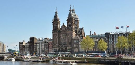 V amsterdamském kostele sv. Mikuláše se již od středověku pořádají 6. prosince slavné poutě.