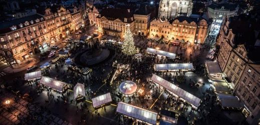 Pražské vánoční trhy mají podle reportéra z americké CNN jedinečnou atmosféru.