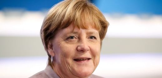 Merkelová nejspíš znova v čele CDU, mluvit se bude i o migraci.