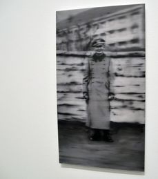 Obraz Strýček Rudi z roku 1965 zachycuje Richterova strýce v uniformě wehrmachtu. Originál věnoval Richter památníku v Lidicích.