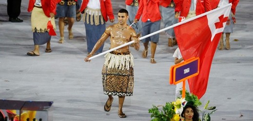 Pita Taufatofua, vlajkonoš výpravy souostroví Tonga při slavnostním zahájení letošních olympijských her v Riu de Janeiro, by rád svou zemi reprezentoval i za rok a půl na zimních hrách v Pchjongčchangu.