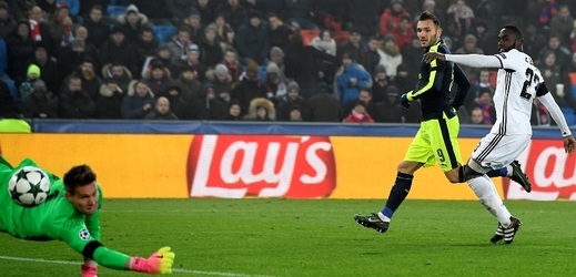 Trenér fotbalistů Arsenalu Arséne Wenger po úterním zápase Ligy mistrů v Basileji chválil střelecký instinkt útočníka Lucase Péreze, který hattrickem přispěl k hladké výhře 4:1. 