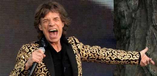 Frontman skupiny Rolling Stones poosmé otcem.
