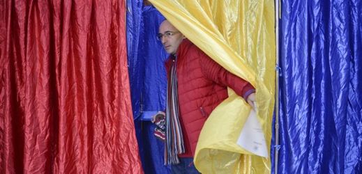 Volby v Rumunsku podle odhadů ovládli sociální demokraté.