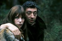 Herečka Jane Birkinová s bouřlivákem Sergem Gainsbourgem.  
