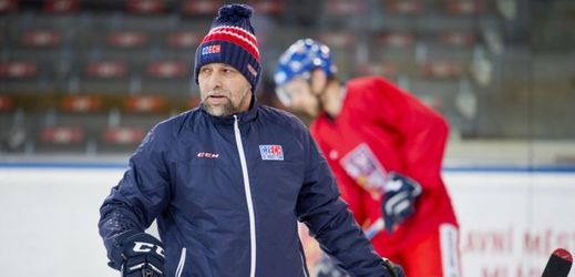 Trenér české hokejové reprezentace Josef Jandač na tréninku.