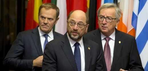 Předseda Evropské rady Donald Tusk (vlevo), předseda Evropského parlamentu Martin Schulz a předseda Evropské komise Jean-Claude Juncker.