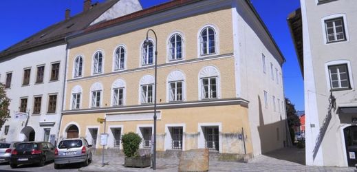 Rodný dům Adolfa Hitlera v rakouském městečku Braunau am Inn.