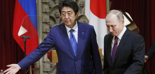 Ruský prezident Vladimir Putin a japonský premiér Šinzó Abe.
